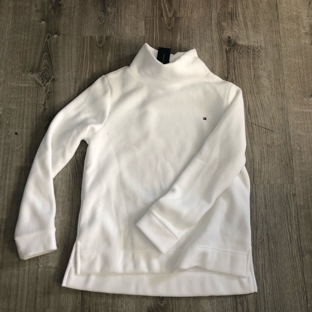 NWT Tommy Hilfiger Fleece Pullover. Size M